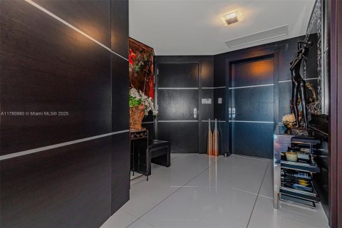 Condominio en venta en Sunny Isles Beach, Florida, 1 dormitorio, 103.12 m2 № 2022372 - foto 8
