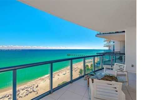 Condominio en venta en Sunny Isles Beach, Florida, 1 dormitorio, 103.12 m2 № 2022372 - foto 14