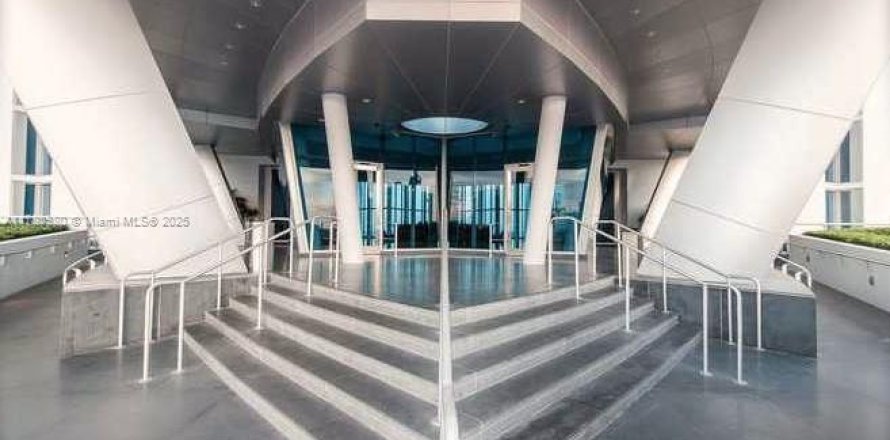 Condominio en Sunny Isles Beach, Florida, 1 dormitorio  № 2022372