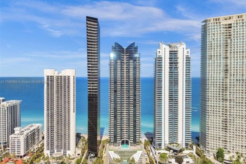 Condominio en venta en Sunny Isles Beach, Florida, 1 dormitorio, 103.12 m2 № 2022372 - foto 16