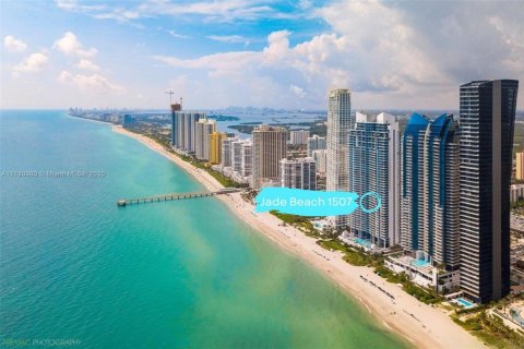 Condominio en venta en Sunny Isles Beach, Florida, 1 dormitorio, 103.12 m2 № 2022372 - foto 2