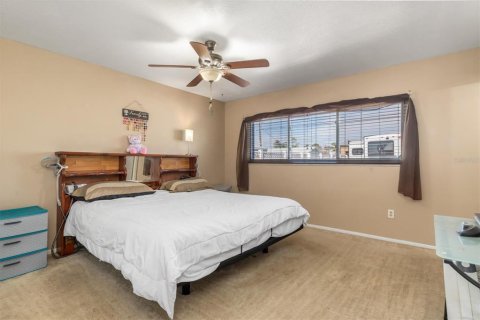 House in Port Charlotte, Florida 4 bedrooms, 109.81 sq.m. № 1769560 - photo 15