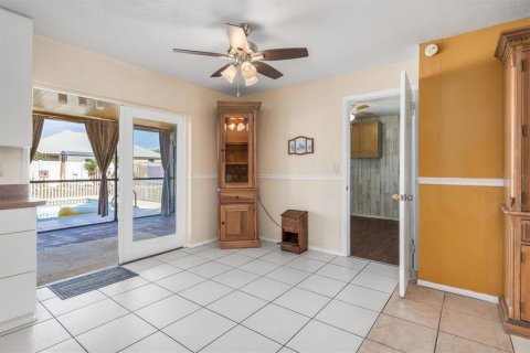House in Port Charlotte, Florida 4 bedrooms, 109.81 sq.m. № 1769560 - photo 9