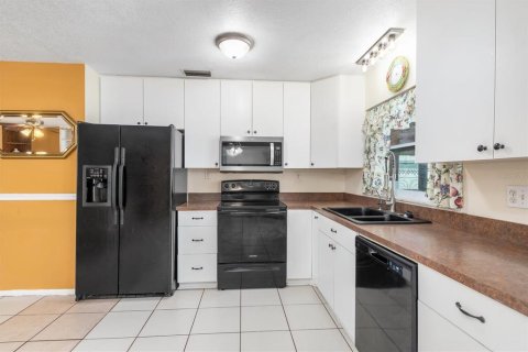 House in Port Charlotte, Florida 4 bedrooms, 109.81 sq.m. № 1769560 - photo 11