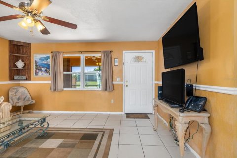 House in Port Charlotte, Florida 4 bedrooms, 109.81 sq.m. № 1769560 - photo 7