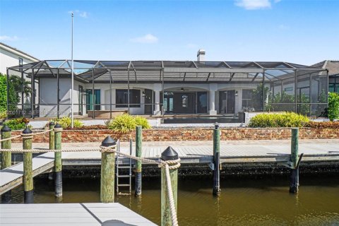 Casa en venta en Cape Coral, Florida, 3 dormitorios, 236.99 m2 № 2065859 - foto 4