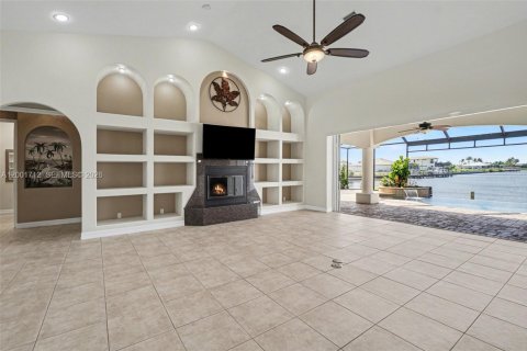 Casa en venta en Cape Coral, Florida, 3 dormitorios, 236.99 m2 № 2065859 - foto 8