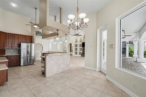 Casa en venta en Cape Coral, Florida, 3 dormitorios, 236.99 m2 № 2065859 - foto 11