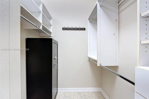 Casa en venta en Cape Coral, Florida, 3 dormitorios, 236.99 m2 № 2065859 - foto 20