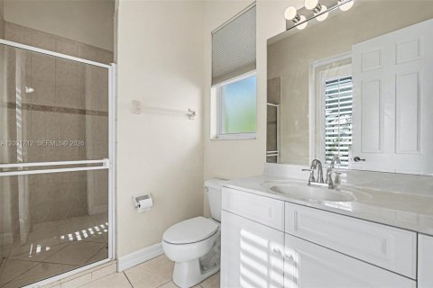 Casa en venta en Cape Coral, Florida, 3 dormitorios, 236.99 m2 № 2065859 - foto 27