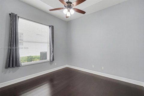 Casa en venta en Cape Coral, Florida, 3 dormitorios, 236.99 m2 № 2065859 - foto 24