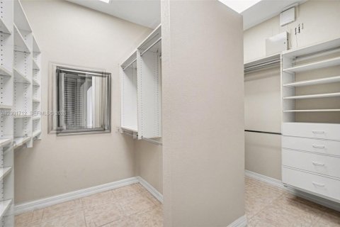 Casa en venta en Cape Coral, Florida, 3 dormitorios, 236.99 m2 № 2065859 - foto 19