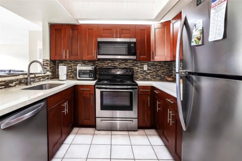 Купить кондоминиум в Катлер-Бей, Флорида 2 спальни, 104.33м2, № 1966065 - фото 26