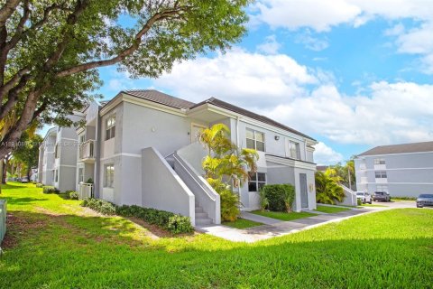 Купить кондоминиум в Катлер-Бей, Флорида 2 спальни, 104.33м2, № 1966065 - фото 16