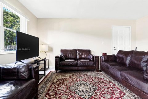 Купить кондоминиум в Катлер-Бей, Флорида 2 спальни, 104.33м2, № 1966065 - фото 25