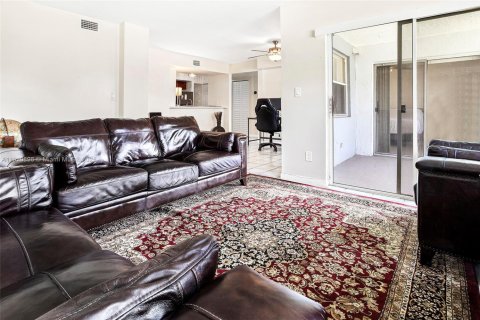 Купить кондоминиум в Катлер-Бей, Флорида 2 спальни, 104.33м2, № 1966065 - фото 24