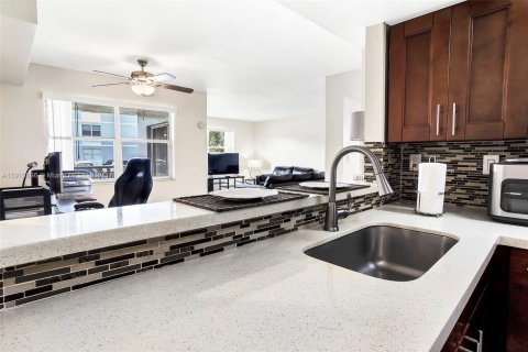 Купить кондоминиум в Катлер-Бей, Флорида 2 спальни, 104.33м2, № 1966065 - фото 20