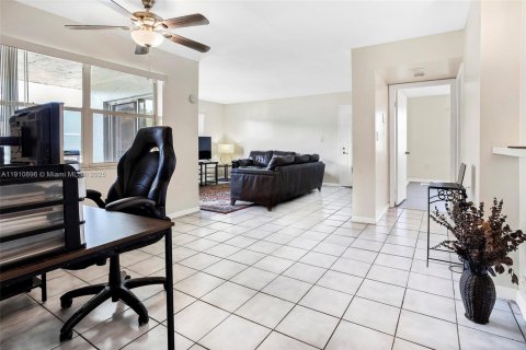 Купить кондоминиум в Катлер-Бей, Флорида 2 спальни, 104.33м2, № 1966065 - фото 17