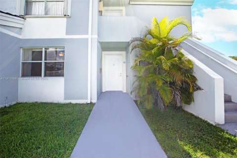 Купить кондоминиум в Катлер-Бей, Флорида 2 спальни, 104.33м2, № 1966065 - фото 4