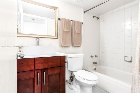 Купить кондоминиум в Катлер-Бей, Флорида 2 спальни, 104.33м2, № 1966065 - фото 9