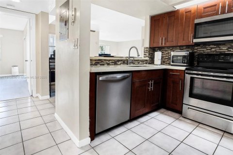 Купить кондоминиум в Катлер-Бей, Флорида 2 спальни, 104.33м2, № 1966065 - фото 8