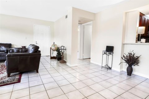 Купить кондоминиум в Катлер-Бей, Флорида 2 спальни, 104.33м2, № 1966065 - фото 30