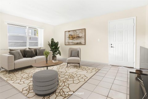 Купить кондоминиум в Катлер-Бей, Флорида 2 спальни, 104.33м2, № 1966065 - фото 1