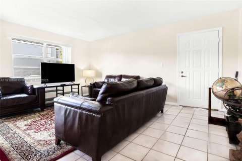 Купить кондоминиум в Катлер-Бей, Флорида 2 спальни, 104.33м2, № 1966065 - фото 18