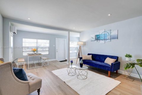 House in St. Lucie, Florida 3 bedrooms, 96.15 sq.m. № 2026990 - photo 10