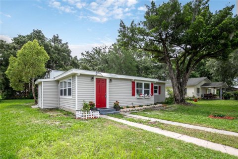 House in Umatilla, Florida 2 bedrooms, 119.57 sq.m. № 1771685 - photo 3