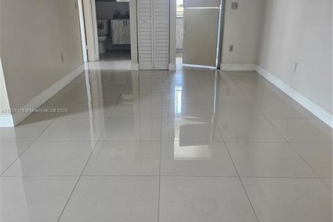 Appartement à louer à Miami, Floride: 1 chambre, 63.17 m2 № 1887323 - photo 1