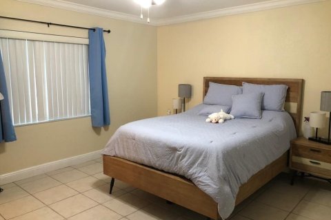 Condo in Miami, Florida, 3 bedrooms № 2083389 - photo 10