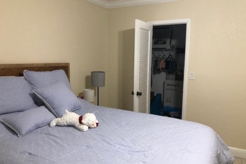 Condo in Miami, Florida, 3 bedrooms № 2083389 - photo 14
