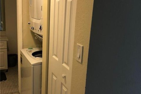 Condo in Miami, Florida, 3 bedrooms № 2083389 - photo 3
