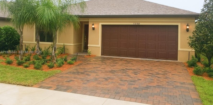 House in Vero Beach, Florida 4 bedrooms, 171.87 sq.m. № 1986440