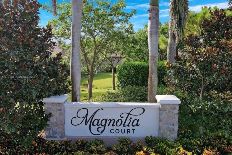 House in Vero Beach, Florida 4 bedrooms, 171.87 sq.m. № 1986440 - photo 7