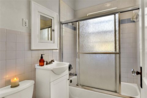 Commercial property in Lakeland, Florida 8 bedrooms, 338.16 sq.m. № 2236308 - photo 16