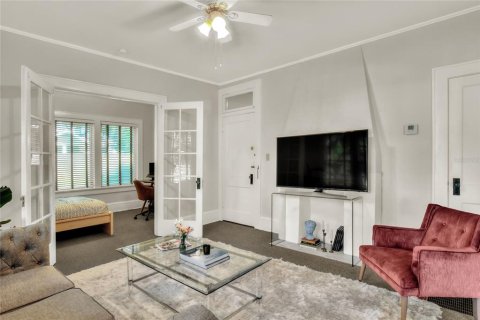 Commercial property in Lakeland, Florida 8 bedrooms, 338.16 sq.m. № 2236308 - photo 9