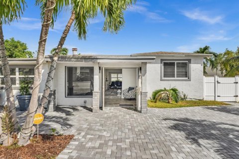 Villa ou maison à vendre à Hallandale Beach, Floride: 4 chambres, 156.17 m2 № 2075322 - photo 16