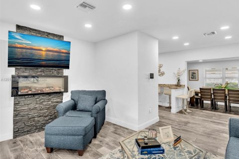 Villa ou maison à vendre à Hallandale Beach, Floride: 4 chambres, 156.17 m2 № 2075322 - photo 28