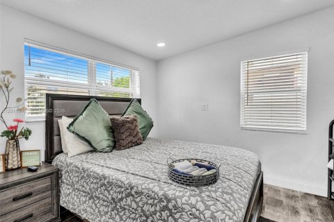 Villa ou maison à vendre à Hallandale Beach, Floride: 4 chambres, 156.17 m2 № 2075322 - photo 20