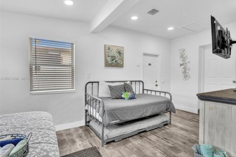 Villa ou maison à vendre à Hallandale Beach, Floride: 4 chambres, 156.17 m2 № 2075322 - photo 21