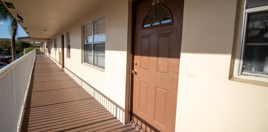 Condominio en Margate, Florida, 1 dormitorio № 2250114