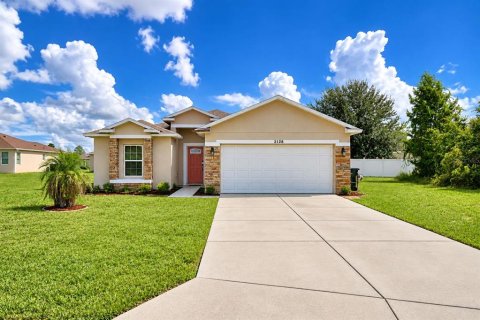 House in Poinciana, Florida 3 bedrooms, 120.77 sq.m. № 2393765
