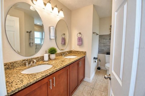 House in Poinciana, Florida 3 bedrooms, 120.77 sq.m. № 2393765 - photo 19
