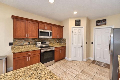 House in Poinciana, Florida 3 bedrooms, 120.77 sq.m. № 2393765 - photo 7
