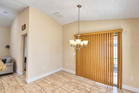 House in Poinciana, Florida 3 bedrooms, 120.77 sq.m. № 2393765 - photo 14