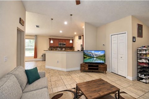 House in Poinciana, Florida 3 bedrooms, 120.77 sq.m. № 2393765 - photo 5