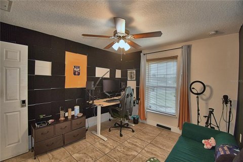 House in Poinciana, Florida 3 bedrooms, 120.77 sq.m. № 2393765 - photo 23