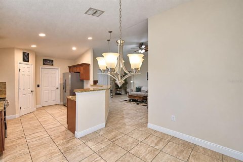 House in Poinciana, Florida 3 bedrooms, 120.77 sq.m. № 2393765 - photo 12